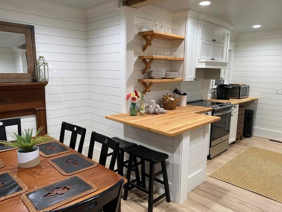 Walk To Bay Street And Historic Downtown Beaufort! Close To Parris Island Mcrd!! Extérieur photo